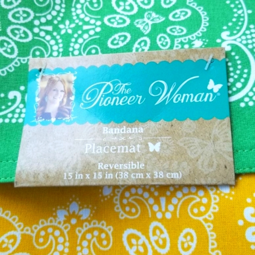 The Pioneer Woman Reversible Placemats Discontinued Bandana Lot of 4
